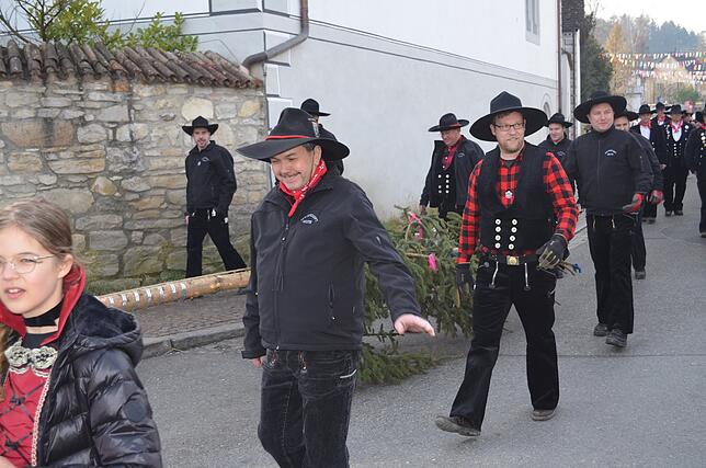 Bild 11: Bilder von den Narrentagen in Eigeltingen &ndash; Der Narrenbaum
