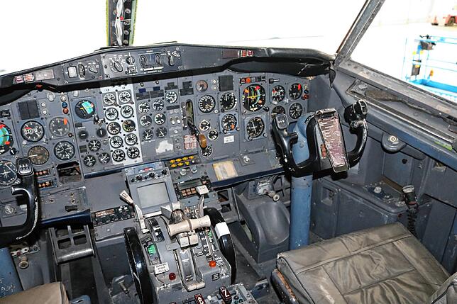Das Cockpit der ehemaligen Lufthansa-Maschine.
