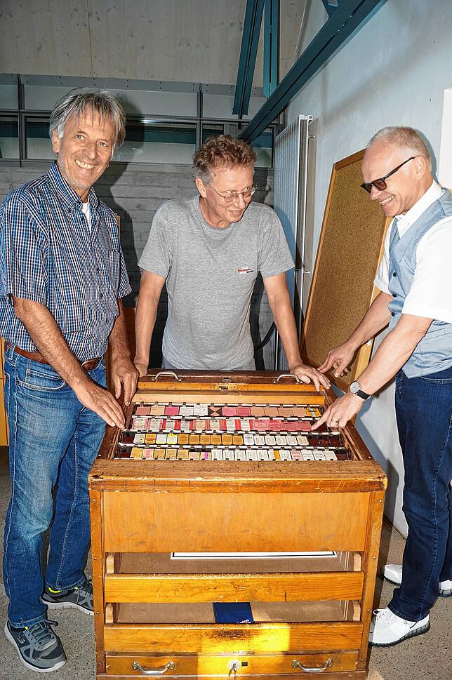 Die Mitglieder der Arbeitsgemeinschaft Salemertalbahn, Rudolf Koch, Joachim Löchle und Heiko Sobotta, versprechen für ihre Schau ...