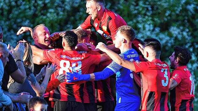 So wurde gejubelt: In der Vorrunde bezwang der FSV Rheinfelden den SV 08 Laufenburg in dessen heimischem Waldstadion dank der Treffer ...