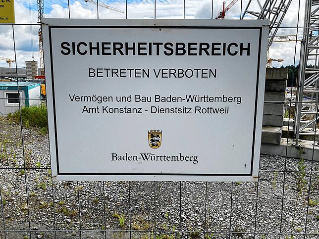 Noch ist es kein Gefängnis: Das Hausrecht auf der Baustelle übt das Amt Vermögen und Bau Baden-Württemberg aus.
