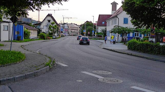 In der Ortsdurchfahrt von Untersiggingen wird die Hauptwasserleitung erneuert. In diesem Zusammenhang wird der Straßenbelag saniert und ...