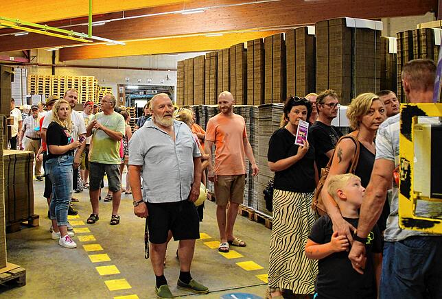 Bild 20: Die Firma Straub in Bräunlingen feiert Riesenjubiläumsfest: Die Stimmung ist grandios.