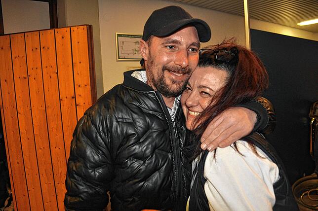 Bild 21: Hugeloh Ball 2025: Diese Bilder zeigen die beste Stimmung in der Mehrzweckhalle
