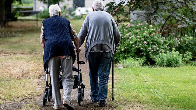Immer mehr Beschwerden über Pflegemissstände gehen ein: 2024 sind sie in Bayern um zehn Prozent gestiegen.