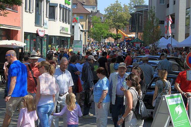 Tausende von Besuchern haben das sommerliche Wetter genutzt, um sich auf dem Markdorfer Dixiefest 2018 mit verkaufsoffenen Sonntag ...