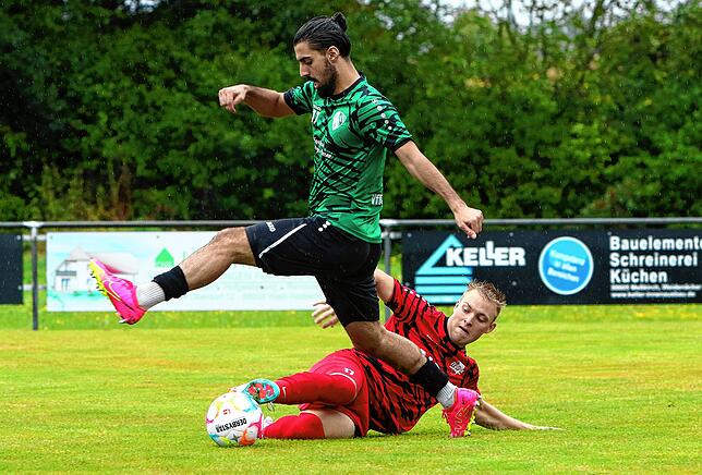 Bild 1: Die besten Bilder vom Duell zwischen dem FV Walbertsweiler-Rengetsweiler und dem VfR Stockach