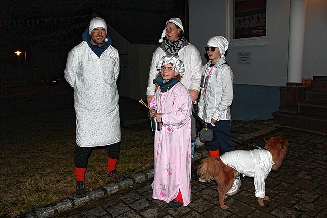 Bild 9: Hemdglonkerumzug- und Ball in Hochemmingen