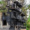 Die vom Feuer Ende Juli völlig zerstörte Südfassade des Hauses.