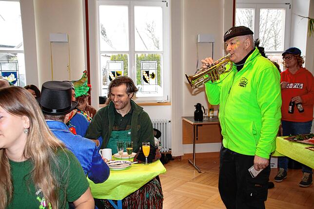 Bild 11: Fasnacht-Highlights in Wald: Unvergessliche Bilder vom Rathaussturm und Schülerbefreiung!