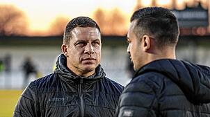 Trainer Steffen Breinlinger (links), hier im Gespräch mit Geschäftsführer Marcel Yahyaijan, hat mit sich dem FC 08 Villingen viel ...