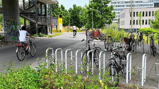 Hier am Bahnhof Fürstenberg krachte es am Mittwoch, 21. Juni, zwischen zwei Radfahrerinnen.
