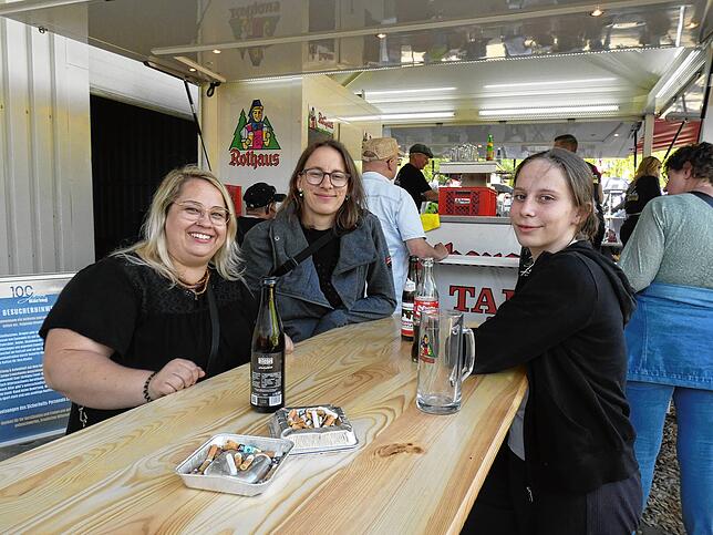 Bild 7: Bilder von der Jahrhundertparty im Festzelt mit Live-Acts und mega Stimmung