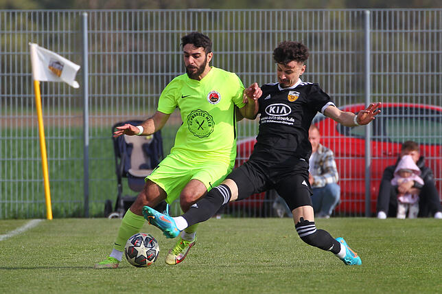 Bild 21: Die besten Bilder vom Spitzenspiel der Bezirksliga Bodensee zwischen Mühlhausen und dem TSV Singen