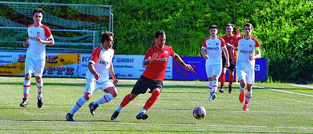 Bild 2: FC RW Weilheim setzt sich mit 5:2 gegen den FC Hochrhein durch &ndash; und wir haben Bilder!