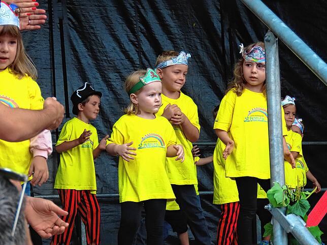 Die Tanzaufführungen der Kindergartenkinder aus Wallbach und Umgebung haben einen festen Platz beim Dorffest.