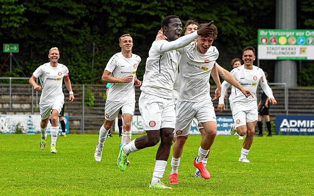 Bild 3: Imposantes 5:0 des SC Pfullendorf über SF Elzach-Yach. Wir waren mit der Kamera dabei!