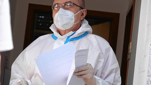 Bild : Die Abstrichstelle in Singen zieht eine positive Zwischenbilanz: Aber jetzt ändert sich das Testgeschehen