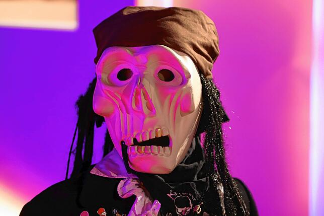 Bild 2: 210 Corona-Tests, gespenstische Masken und jede Menge komische Gefühle: So lief die Aufzeichnung der Konstanzer Fernsehfasnacht