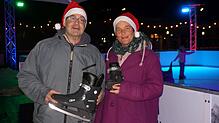 Bis zum 22. Dezember können Kinder und Erwachsene auf dem Viehmarktplatz ihre Runden auf der Kunsteisbahn in Waldshut drehen. Möglich ...
