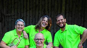 Sie haben alle etwa den gleichen Musikgeschmack, die Mitglieder der Band Music 4 life.  Bild: Music 4 Life