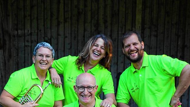 Sie haben alle etwa den gleichen Musikgeschmack, die Mitglieder der Band Music 4 life.  Bild: Music 4 Life