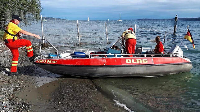 Das Übungs- und Ausbildungsboot der DLRG Überlingen, dass selbstverständlich auch zur Rettung eingesetzt werden kann, findet keinen ...