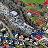 Die Perspektive von oben: Dort, wo jetzt noch vereinzelt Überreste des Brandes stehen, soll noch in diesem Jahr eine neue Industriehalle ...