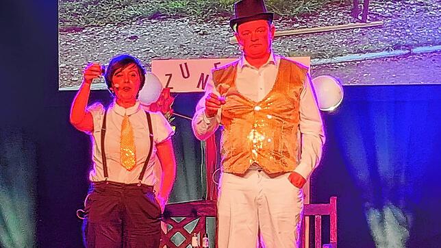 Warum sind zur Fasnet eigentlich die Lichter in Pfohren aus? Darüber und noch mehr aus dem Geschehen der Region unterhalten sich Simone ...