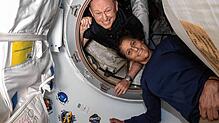 Die US-amerikanischen Astronauten Barry Wilmore (62, genannt Butch) und Sunita Williams (59, genannt Suni) kurz nach ihrer Ankunft auf ...