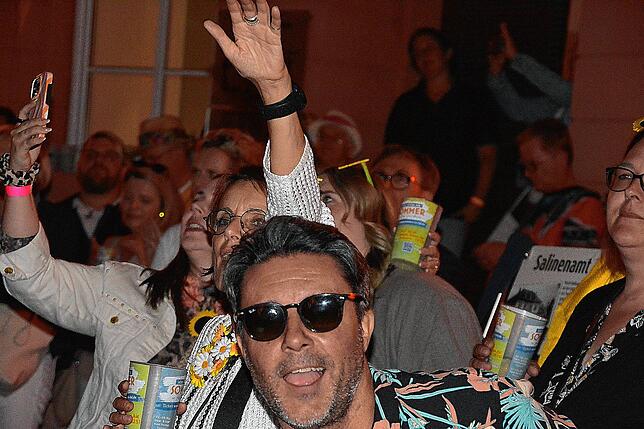 Bild 7: Papis Pumpels sorgen für grandiose Stimmung auf dem Rathausplatz in Bad Dürrheim