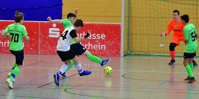 Bild 18: Zweite Garnitur des Gastgebers ist chancenlos beim 1:10 gegen den FC Wehr