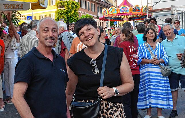 Bild 24: Reges Treiben beim Stadtfest am Samstagabend und Sonntagmorgen