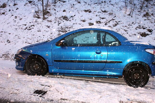 Bild 3: BMW und Transporter krachen bei Marbach frontal zusammen &ndash; zwei Schwerverletzte
