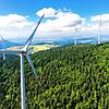 Die Windkraftanlagen auf dem Rohrenkopf bei Gersbach erzeugen Strom für bis zu 15.000 Haushalte. Auf der anderen Seite des Wehratals ...