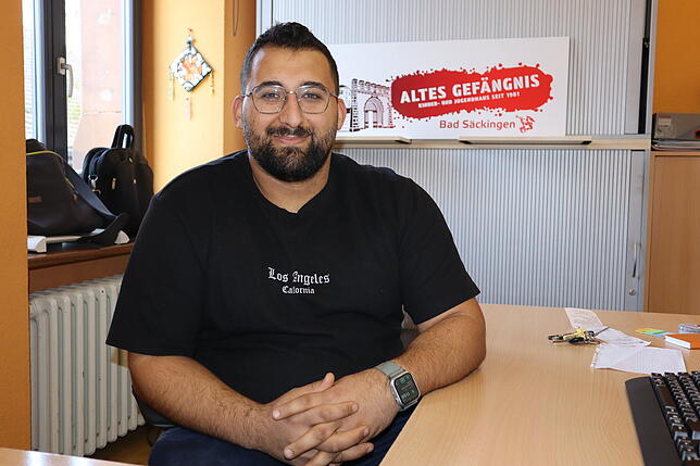 Seit 2015 engagiert sich Ehab Al Sweidani ehrenamtlich im Kinder- und Jugendhaus „Altes Gefängnis“. Im Februar hat er die Stelle als ...