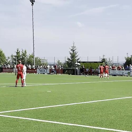 Luca Schmidt trifft zum 1:0