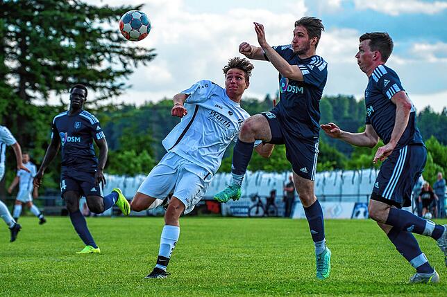 Bild 8: Spvgg. Wutöschingen bezwingt den SV Obersäckingen mit 2:1 &ndash; wir haben Bilder!