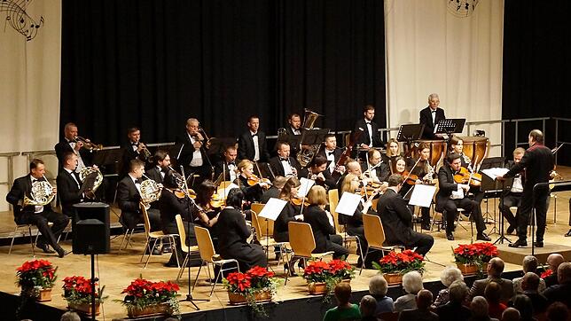 Das Neujahrskonzert, hier zum Jahreswechsel 2024/25 nach Wiener Tradition, soll auch weiterhin in Zusammenarbeit mit Georg Mais ...