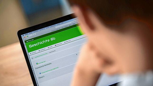 Der Lockdown durch die Corona-Pandemie zeigte deutlich, wo an Baden-Württembergs Schulen die Defizite in der Digitalisierung liegen. Die ...