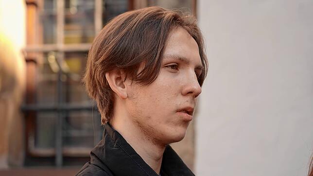 Der Jugendliche Oleksandr Bohdanov ist mit zwei jüngeren Geschwistern geflohen, die Eltern blieben in der Ukraine zurück.