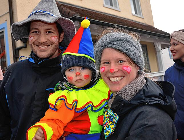 Einfach toll finden Angela und Daniel Blust mit Sohn Carlo den Umzug.