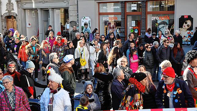 Bild 23: Jetzt geht&lsquo;s um die Wurst! Bilder vom Kaiserbrunnen am Rosenmontag