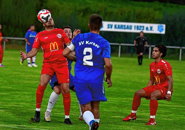 Bild 12: FC Wallbach setzt sich mit 2:0 beim SV Karsau durch &ndash; und wir haben Bilder!