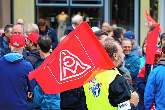 Bild 24: ZF Friedrichshafen: Bilder vom Protestmarsch gegen den Stellenabbau