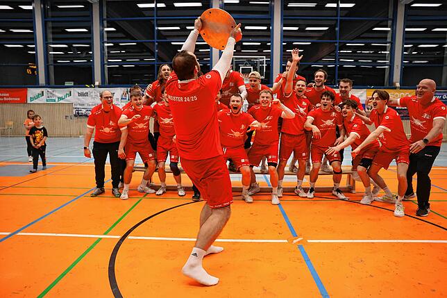 Bild 7: Der HSC Radolfzell sichert sich vorzeitig die Meisterschaft! Wir waren mit der Kamera dabei!