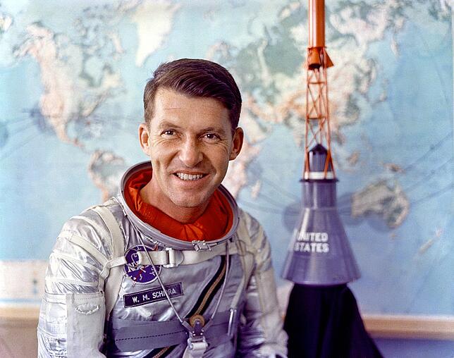 Walter „Wally“ Schirra (1923-2007) war der fünfte Amerikaner im Weltraum und umrundete in seiner ...