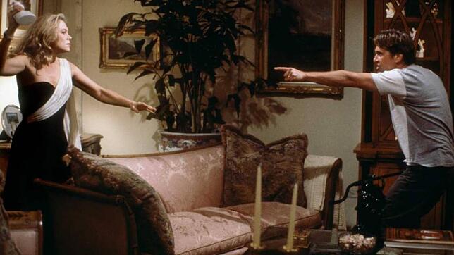 Richtig streiten will gelernt sein: die Schauspieler Kathleen Turner und  Michael Douglas im Film &bdquo;Der Rosenkrieg&ldquo; (1989).