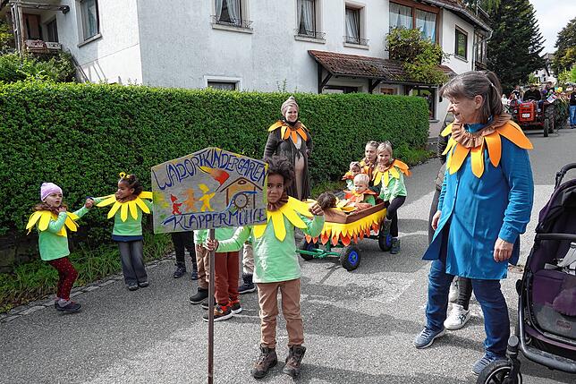 Bild 12: Erntedankfestumzug in Görwihl: Danke! Für die gute Ernte und für das schöne Wetter