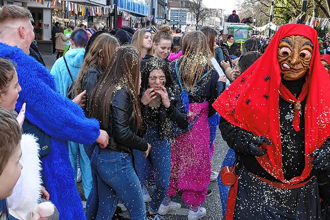 Bild 23: Alle Bilder zum Narrenbaumzug durch die Singener Innenstadt (2)